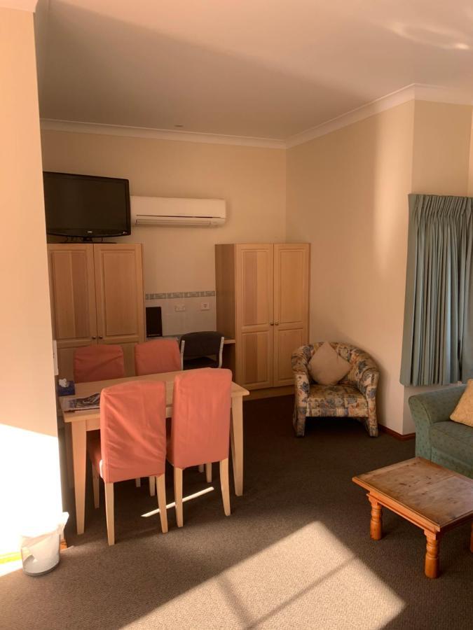 Bairnsdale Tanjil Motor Inn Bagian luar foto