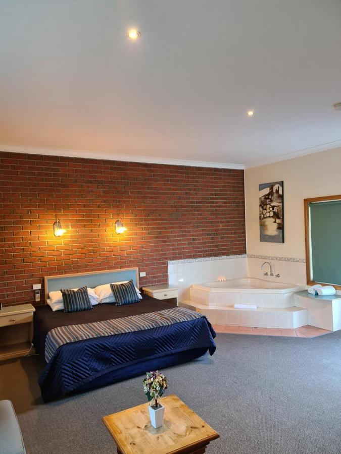 Bairnsdale Tanjil Motor Inn Bagian luar foto