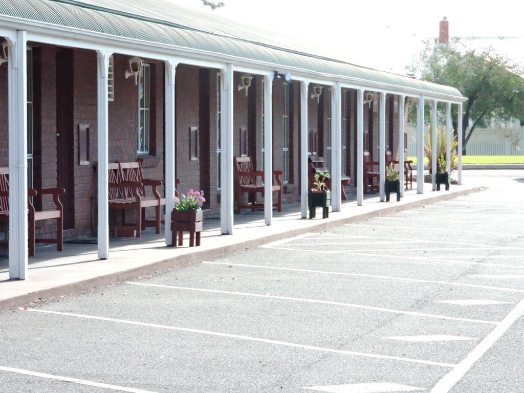 Bairnsdale Tanjil Motor Inn Bagian luar foto