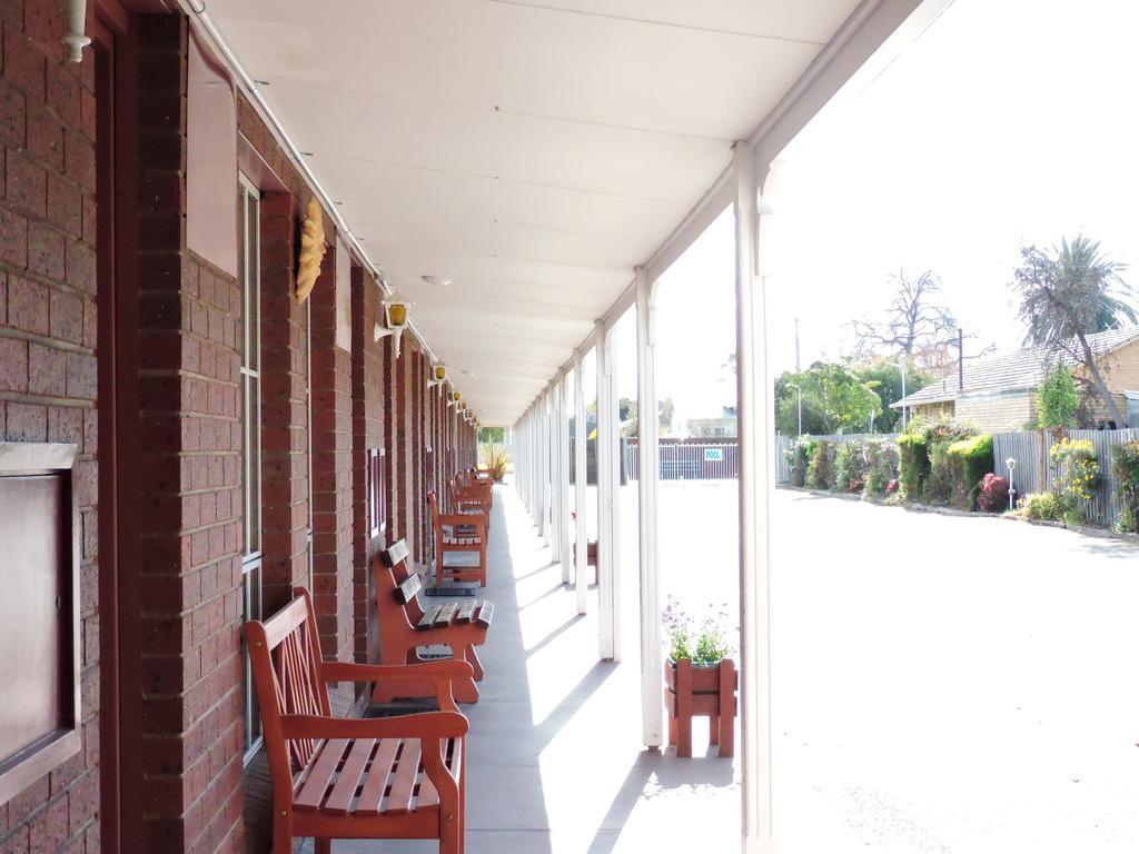 Bairnsdale Tanjil Motor Inn Bagian luar foto