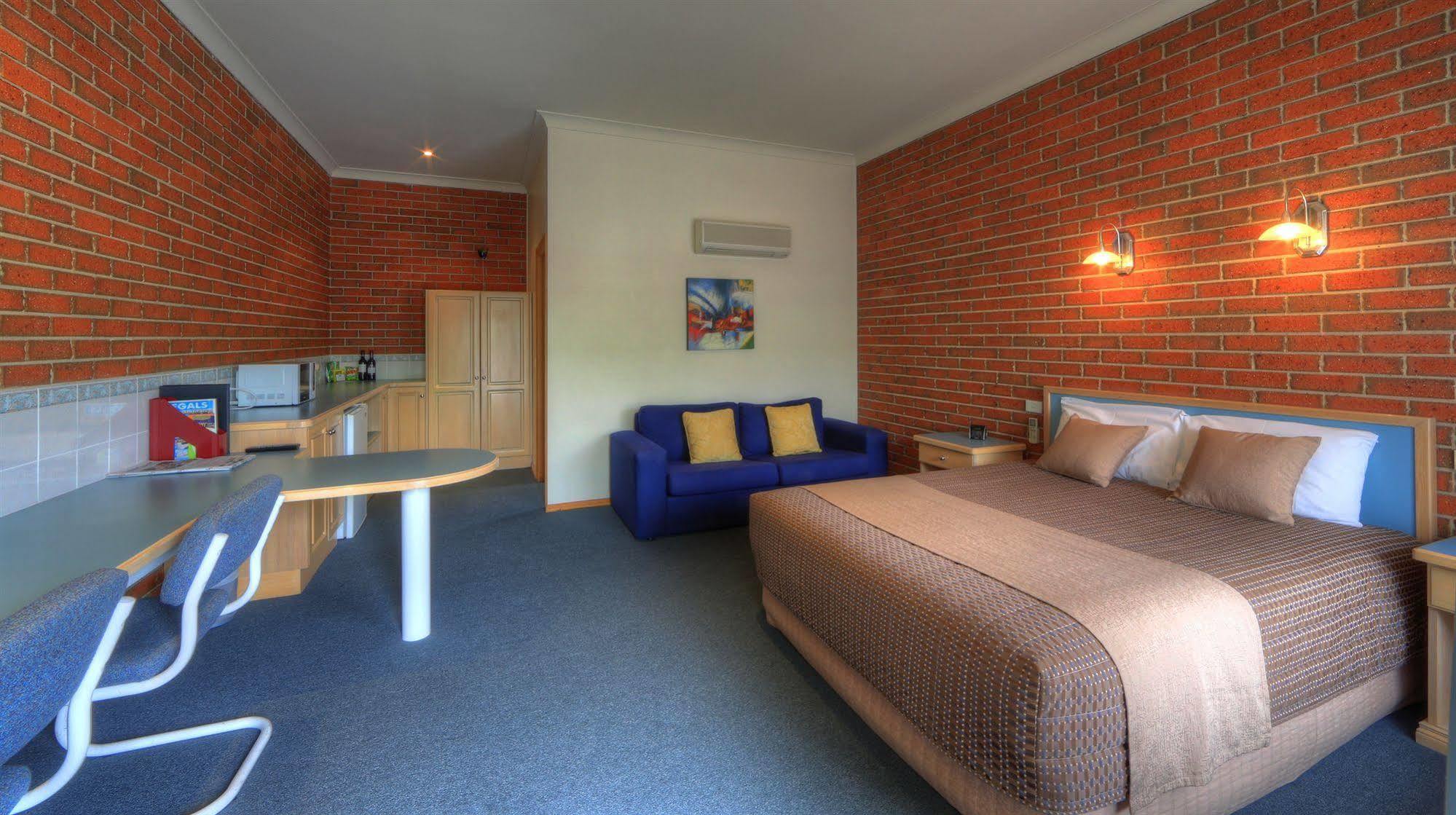 Bairnsdale Tanjil Motor Inn Bagian luar foto