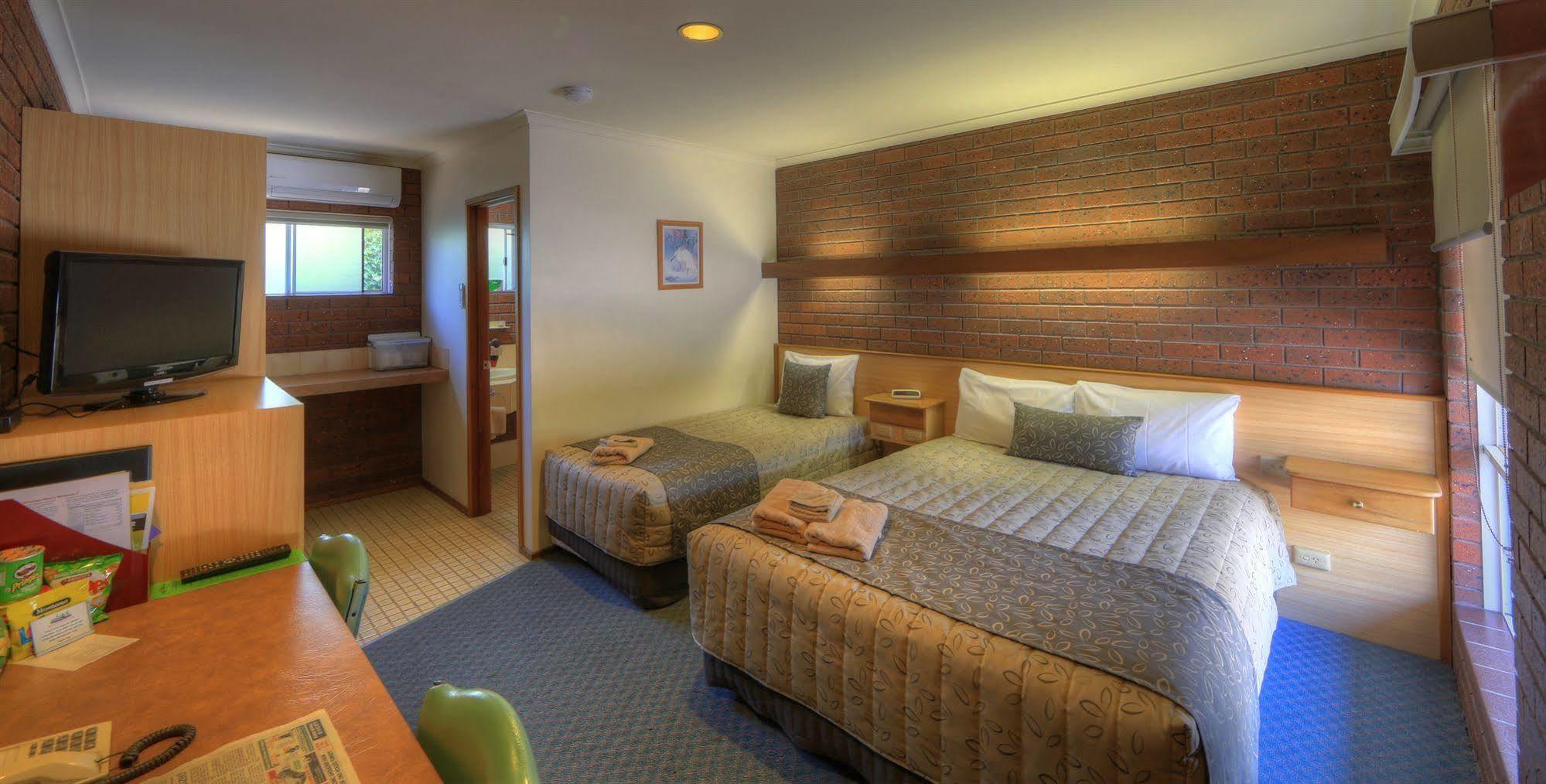 Bairnsdale Tanjil Motor Inn Bagian luar foto